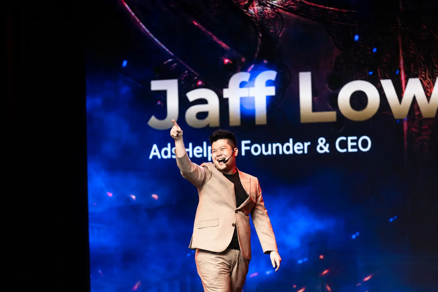 Jaff Low, AdsHelper founder and CEO, on stage